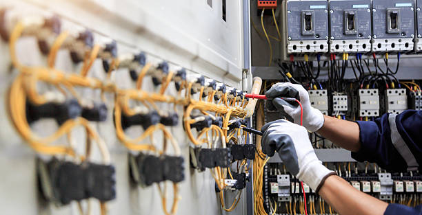Professional Electrician technician working in Linden, NJ